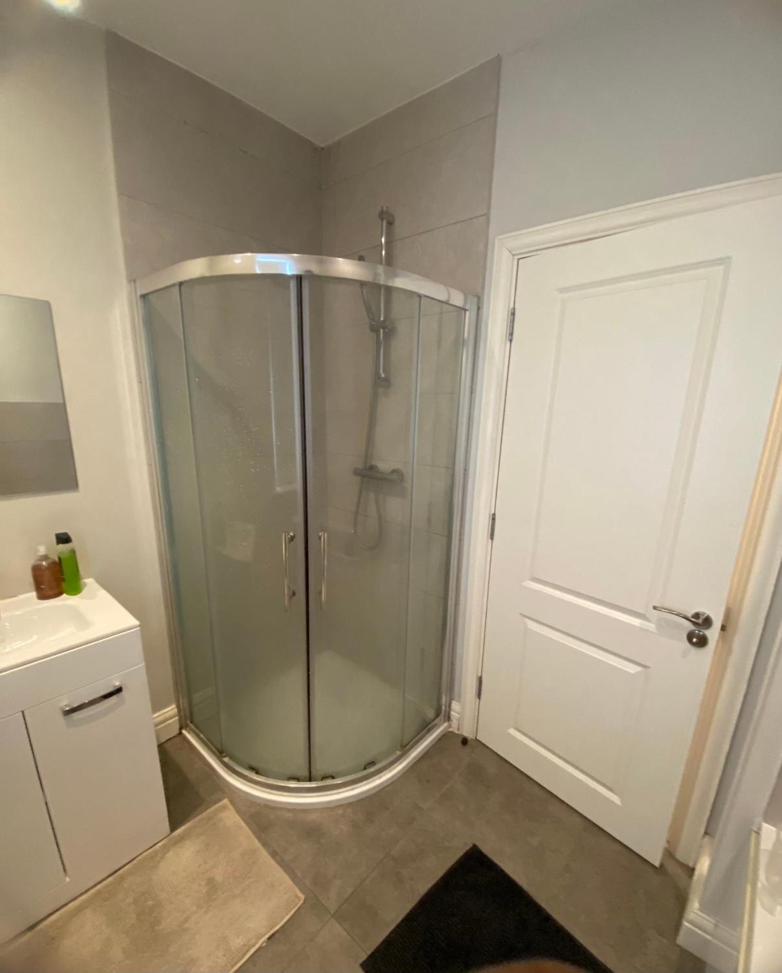 Extra Large Room In New House At Citywest Dublin Exterior photo
