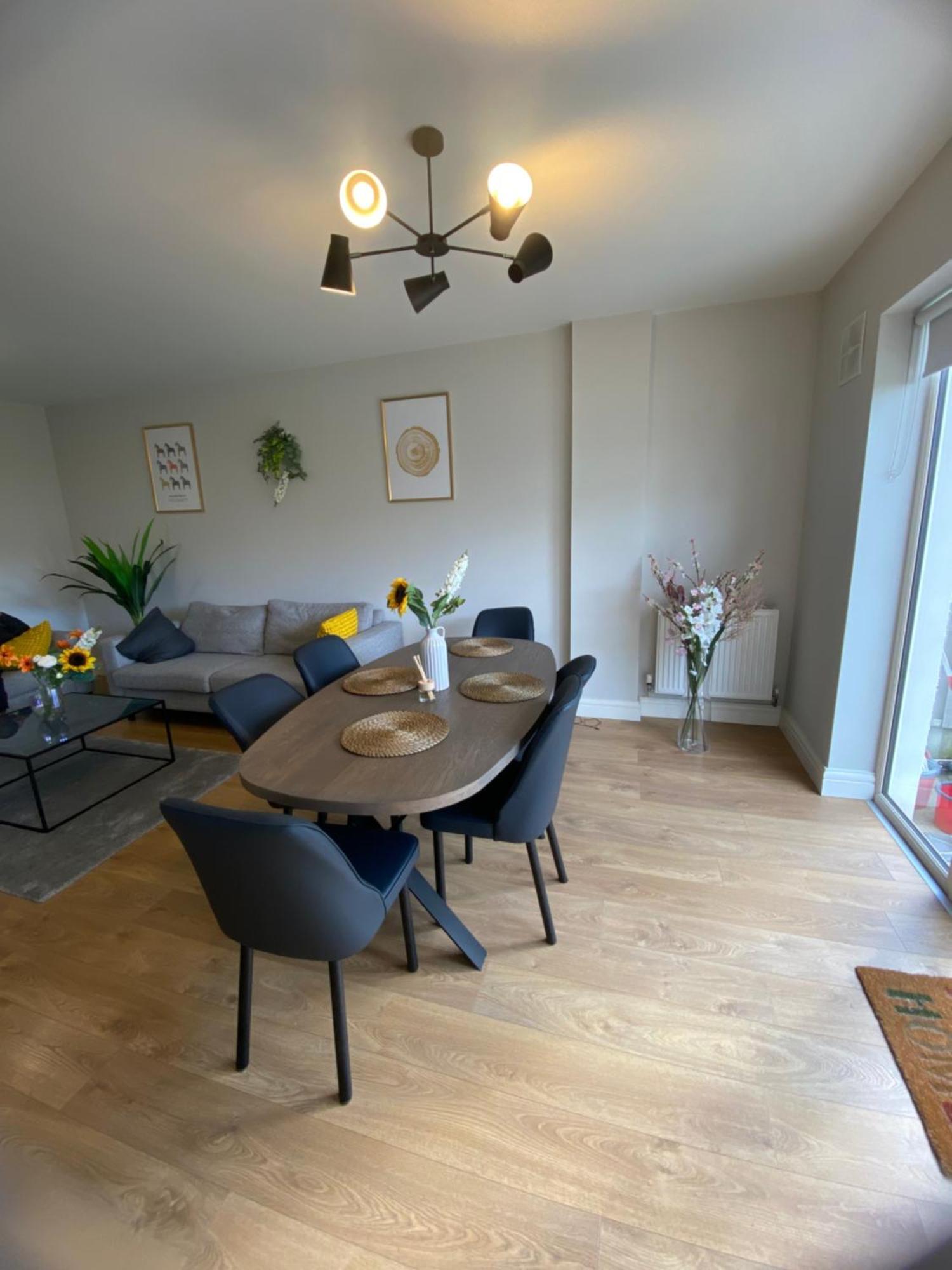 Extra Large Room In New House At Citywest Dublin Exterior photo