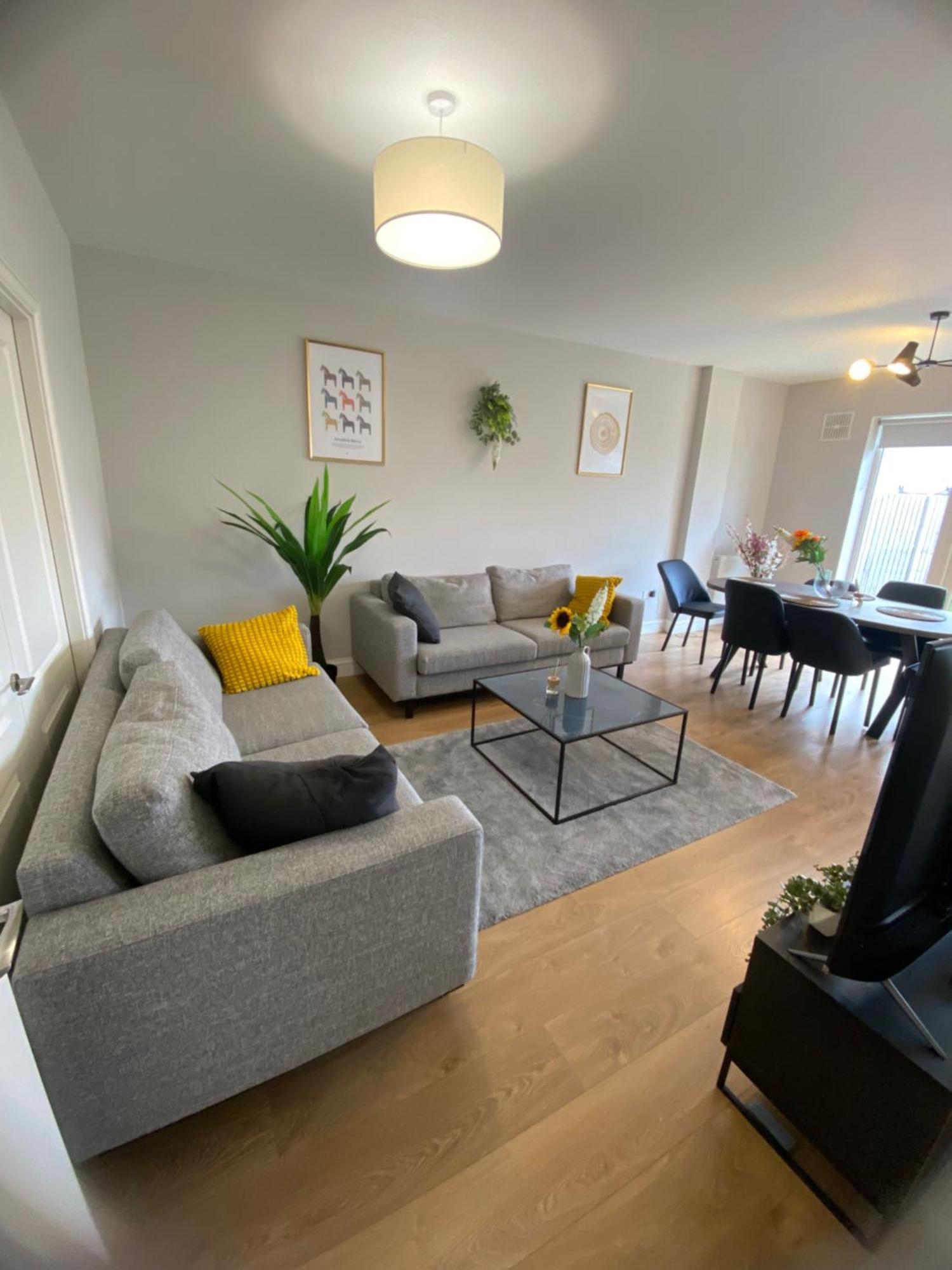 Extra Large Room In New House At Citywest Dublin Exterior photo